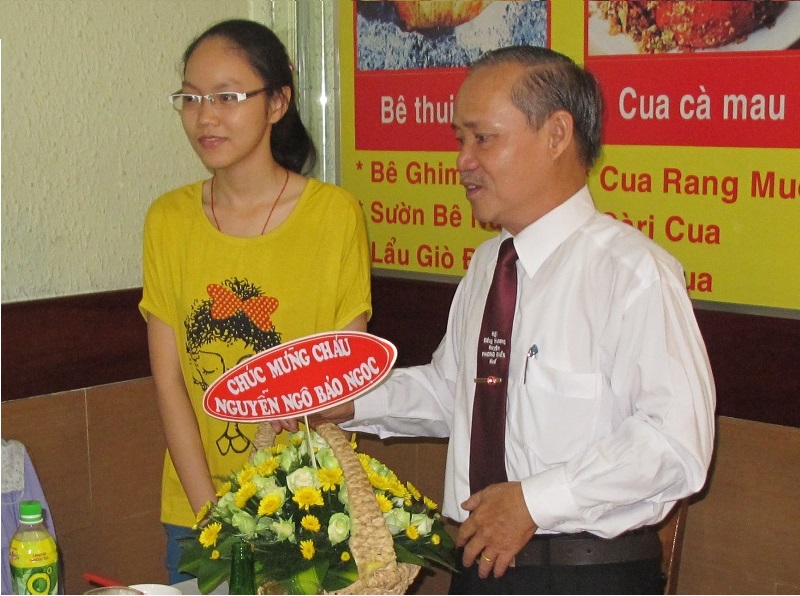 Bảo Ngọc và Ông Chủ tịch Hội đồng hương Phong Điền tại Tp.HCM