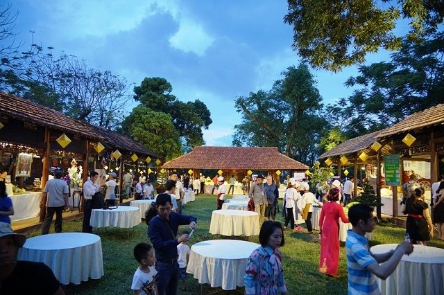 Trải nghiệm 100 món ăn cung đình, dân gian Huế và món ăn Việt