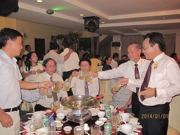 HĐH Làng Vân Trình họp đồng hương cuối năm Quý Tỵ (1-1-2014)