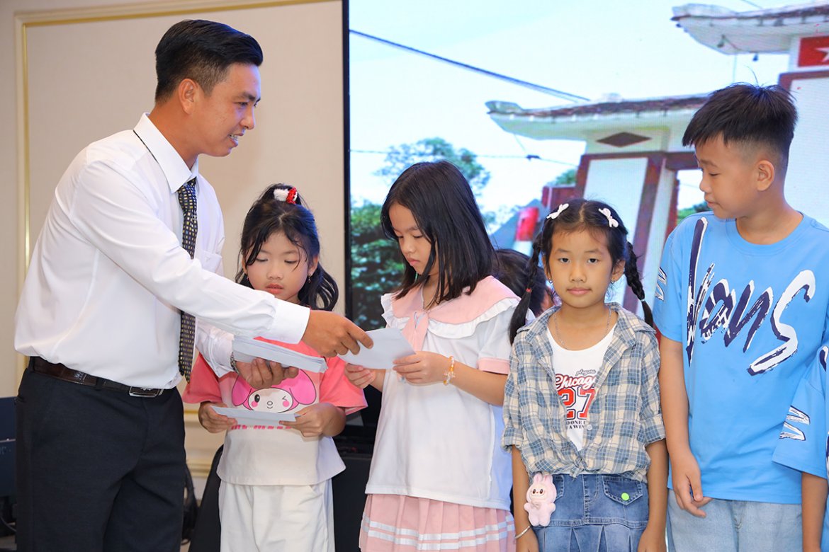 Ảnh liên quan