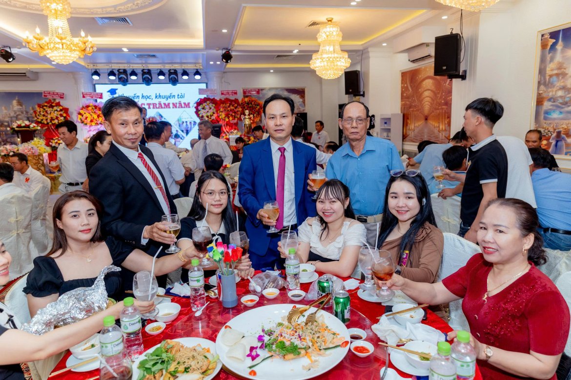 Ảnh liên quan