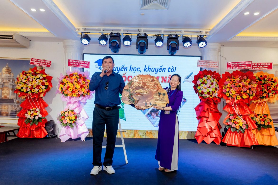 Ảnh liên quan