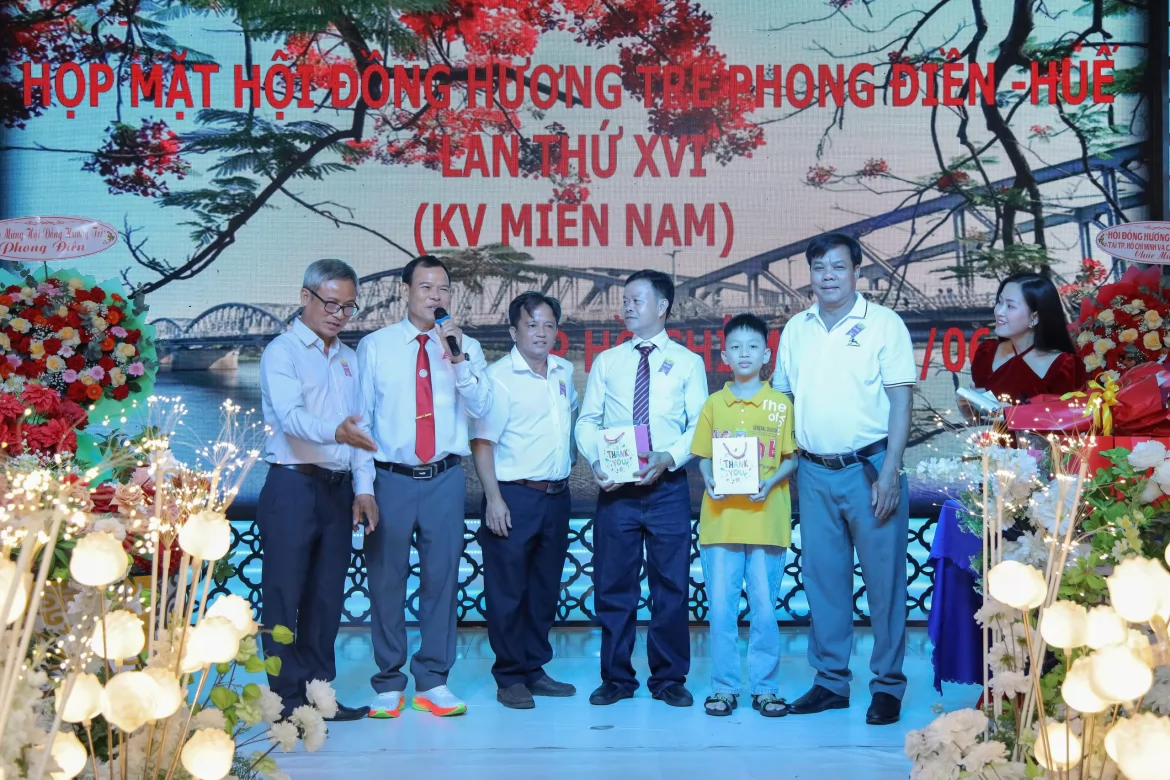 Ảnh liên quan