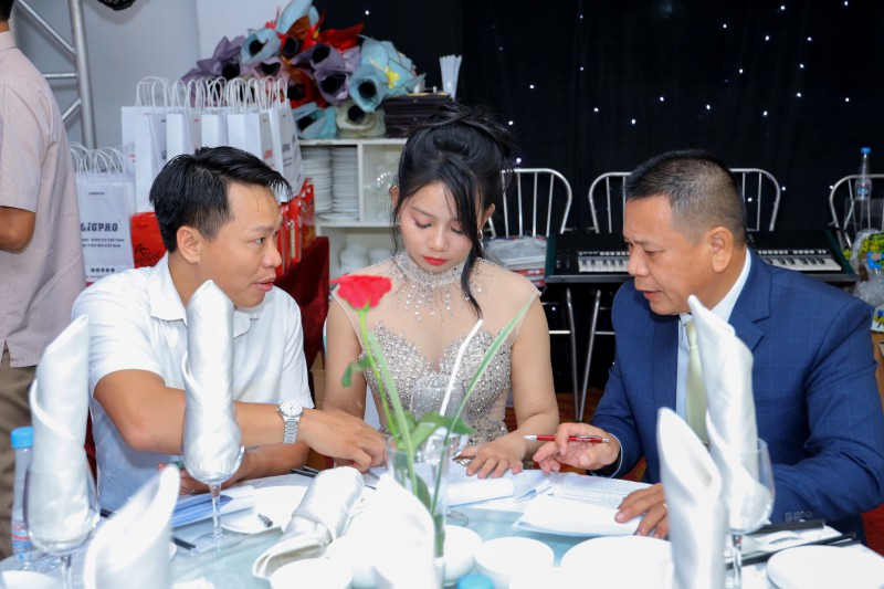 Ảnh liên quan