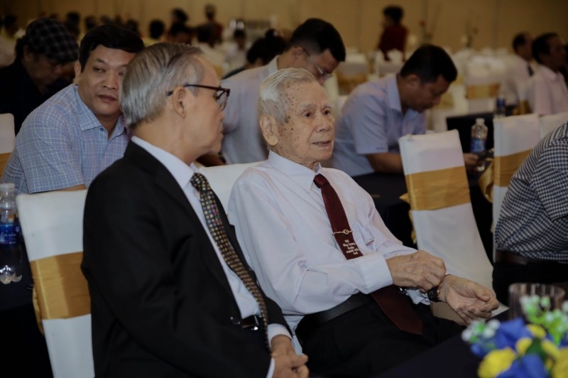 Ảnh liên quan