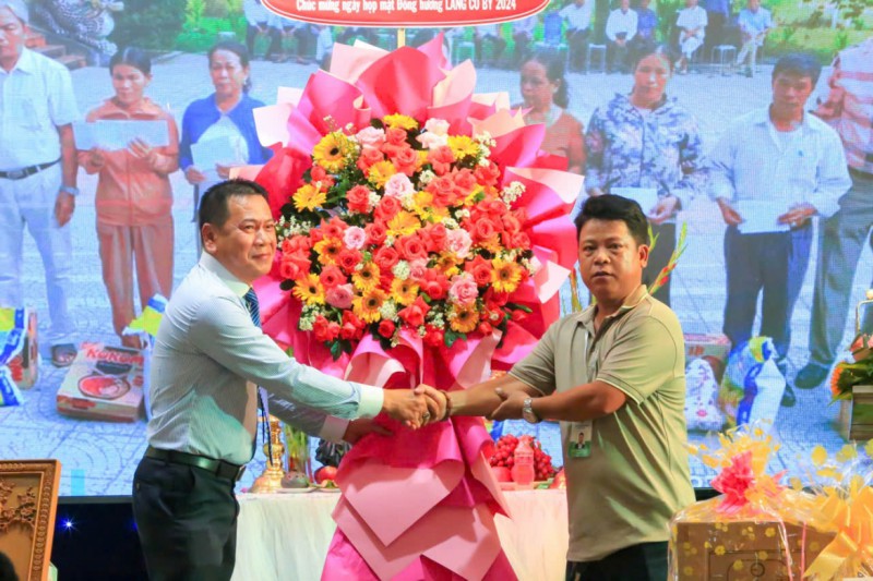 Ảnh liên quan