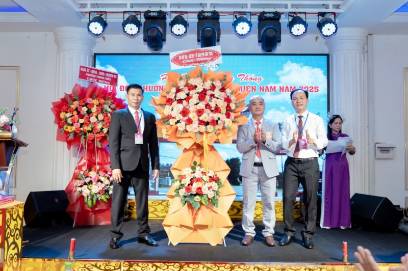 Ảnh liên quan